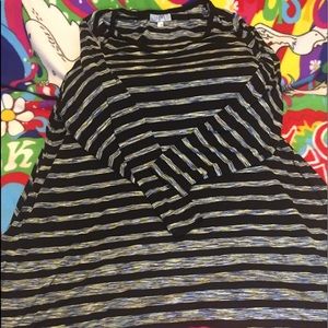 Sporty and cute stripped blouse.